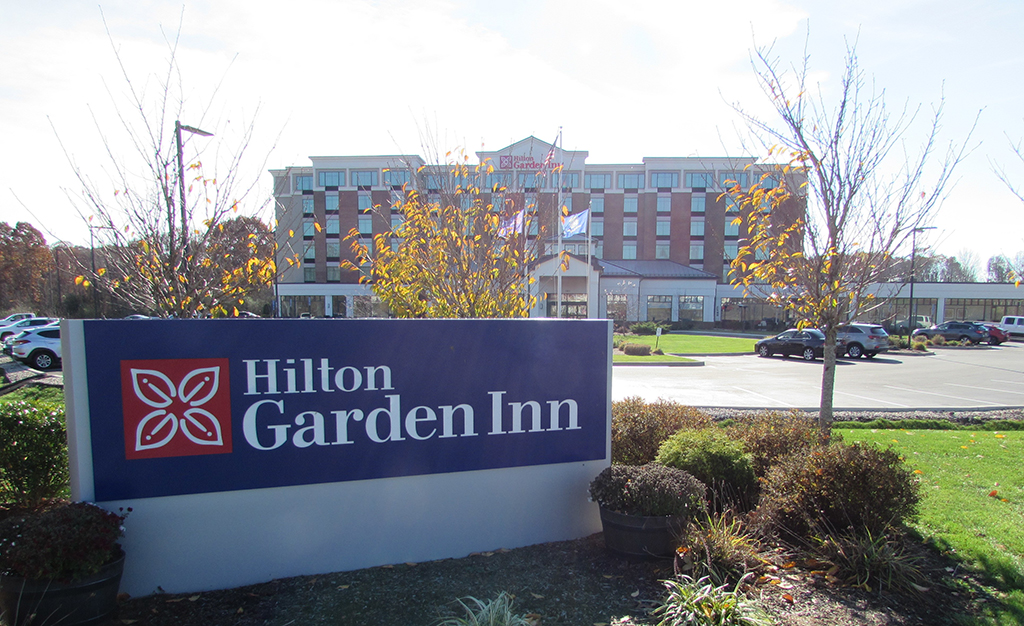 /portfolio/Hotels/Hilton Garden Inn/front view tighter_1024px_thumb.jpg